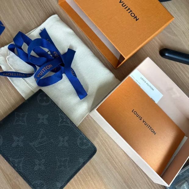 [A급/정품/풀박스] 루이비통 멀티플 월렛 모노그램 이클립스