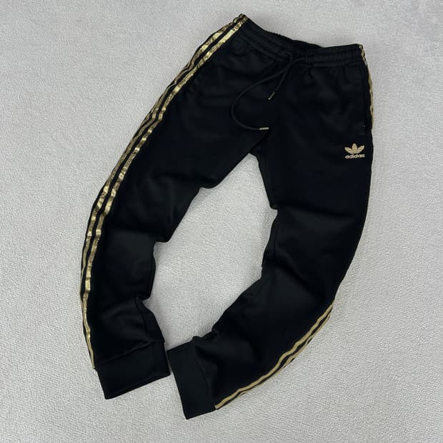 아디다스 삼선 블랙/골드 바지 