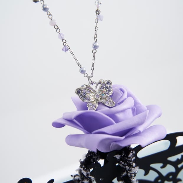 Anna sui 시그니처 퍼플 버터플라이 목걸이