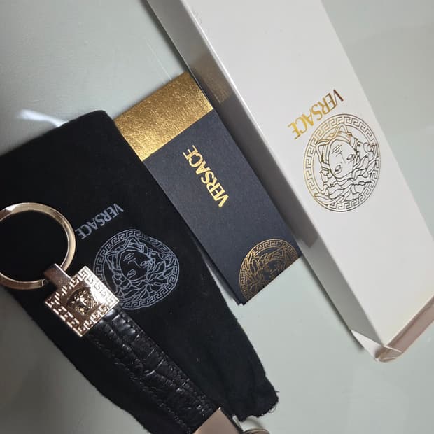 베르사체 가죽 키링 열쇠고리