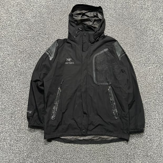 아크테릭스(Arcteryx) 하드쉘 트랙킹 자켓