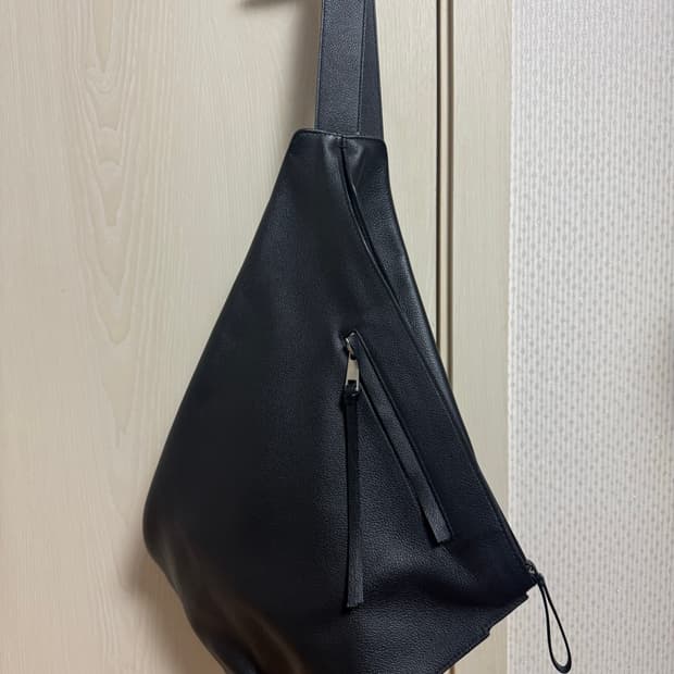 밈더워드로브 밈톤 슬링백 / 소가죽