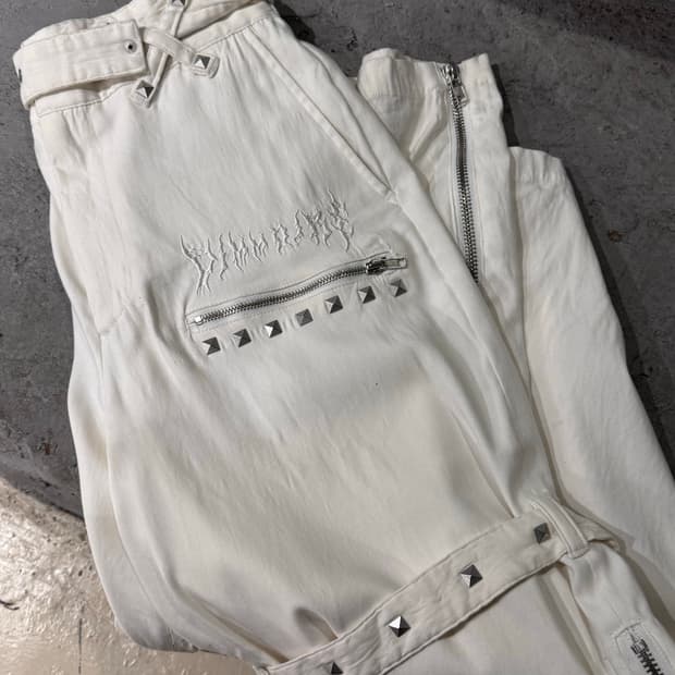 Dim Morie 버클 벨트 화이트 팬츠 