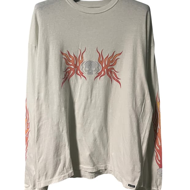 [L] 카미야 스컬 플레임 롱슬리브 오프화이트