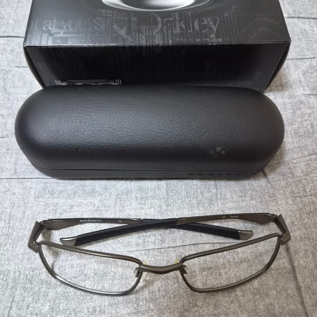 오클리 보틀로켓 4.0