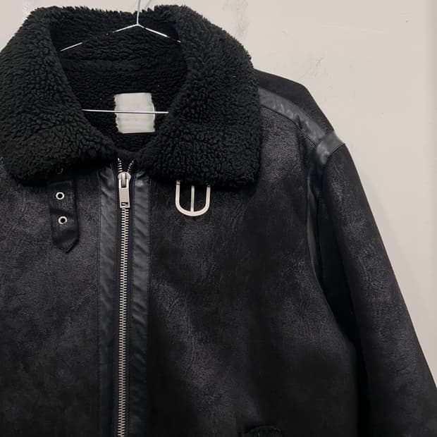 A+ 매트 스웨이드 양털 카라 무스탕 자켓