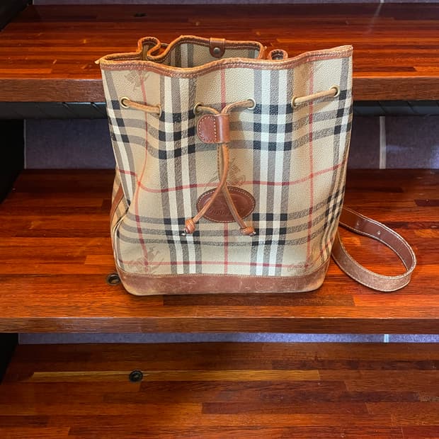 버버리 버킷백 00‘s 1인 소유