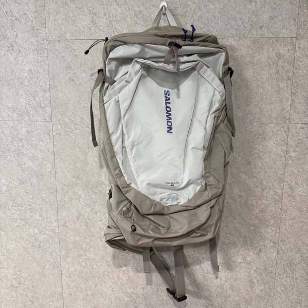 살로몬 가방30L 새상품