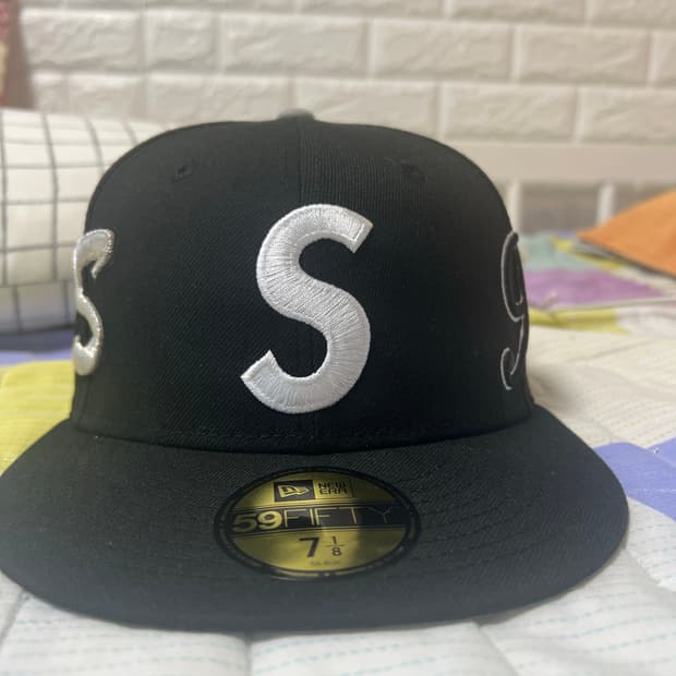 슈프림 멀티 S 로고 뉴에라 718