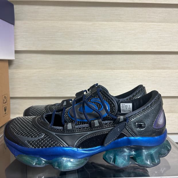 아식스x키코x히스테릭 젤퀀텀 라일리아 (257.5)