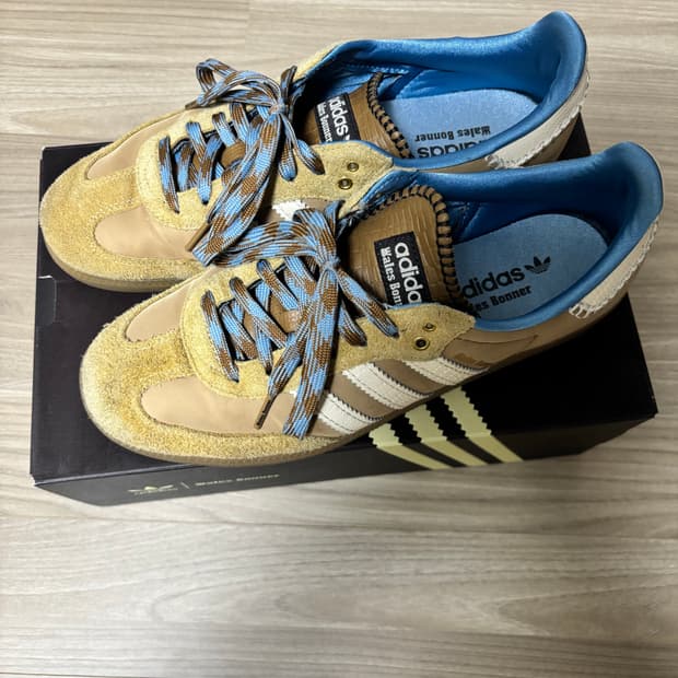 아디다스 웨일스 보너 삼바 서플라이어 컬러 원더화이트