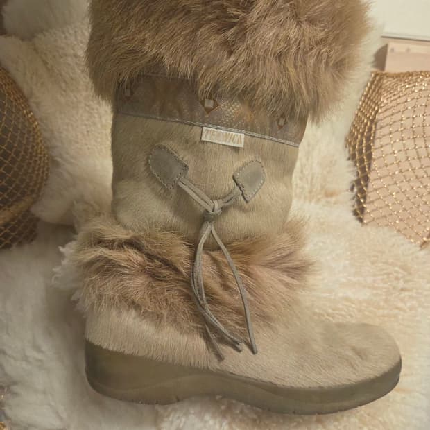 이태리 브랜드 테크니카 사의 염소털 부츠