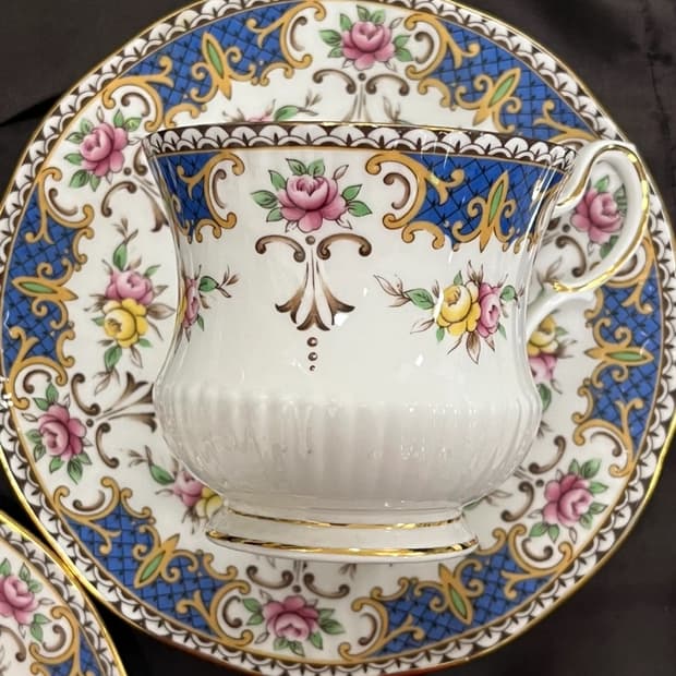 퀸즈로즈 본차이나 찻잔 세트