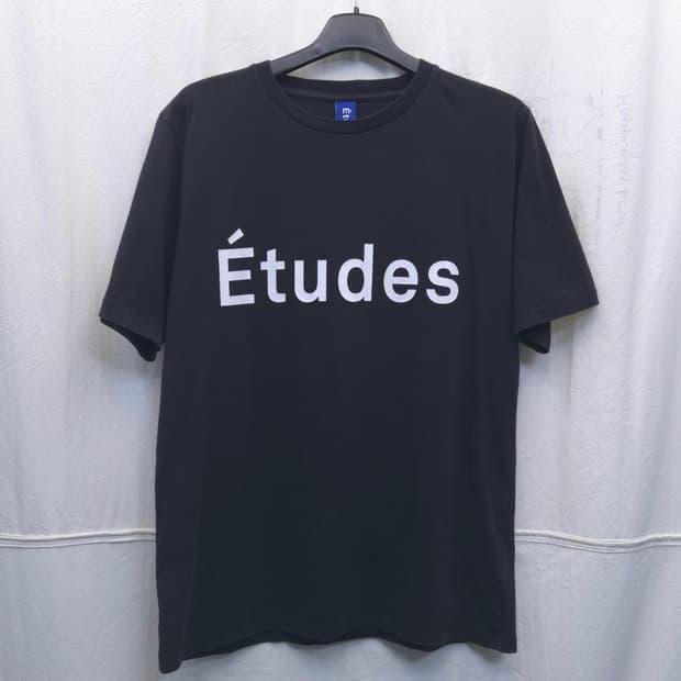 에뛰드 반팔티 블랙