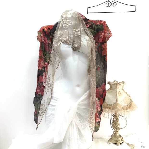 vintage painting red floral lace scarf