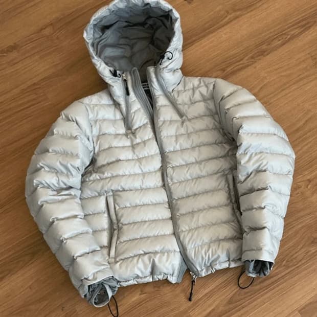 라이트 그레이 경량패딩(유튜버 이자반 착용)