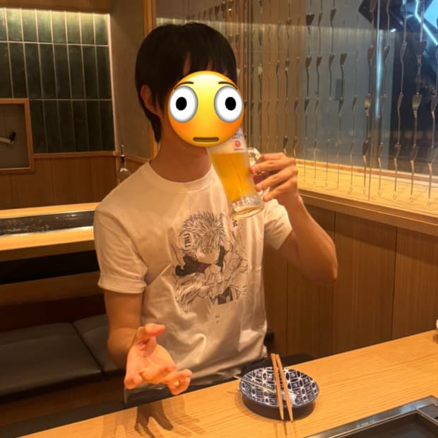유니클로 고죠사토루 티셔츠