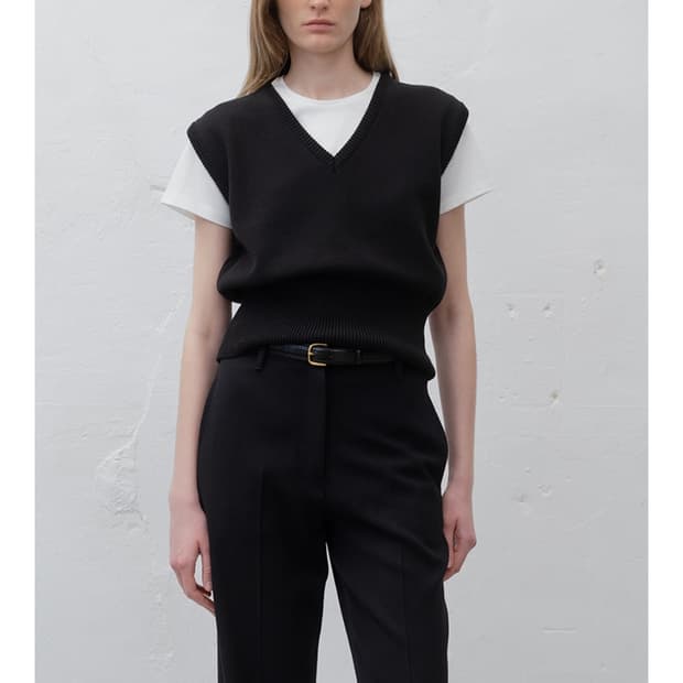 Le917.르셉템버  V NECK KNIT VEST