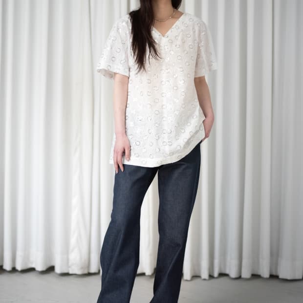 teak 티크 white spangle blouse