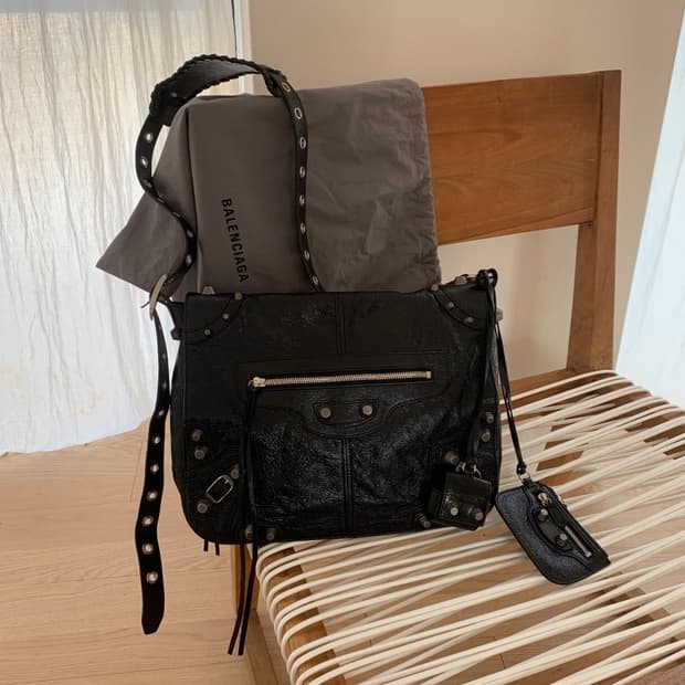 발렌시아가 르카골메신저백