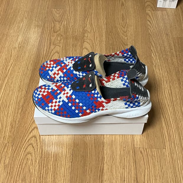 나이키 에어 우븐 블랙 러쉬 레드