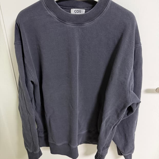 COS 맨투맨 워시드 네이비