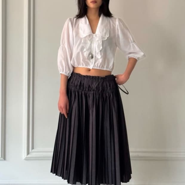 노이어덜트 오데뜨 플리츠 스커트 차콜