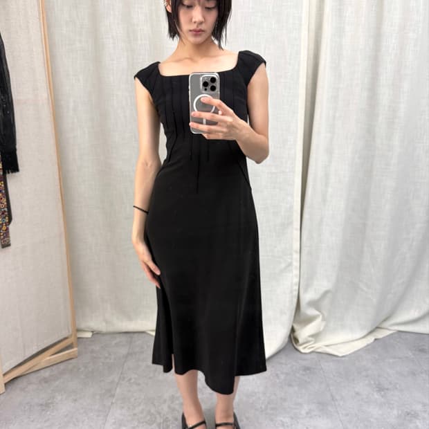 Sybilla(시빌라) 미니멀 블랙 드레스