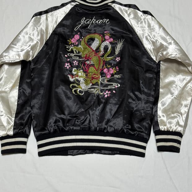 드래곤 엠브로이드 빈티지 스카잔