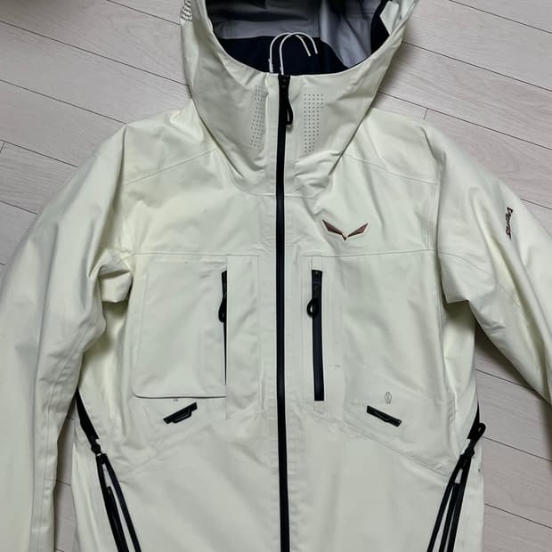 살레와 고어텍스 바람막이 자켓 스키복