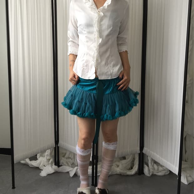 Ruffle point shirt