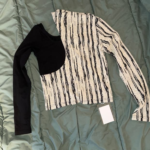 클론즈 비대칭 레이어드 텍스처 상의