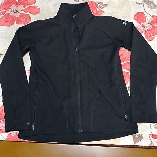 언더아머 얇은집업 S 여성55 가슴45 기장62