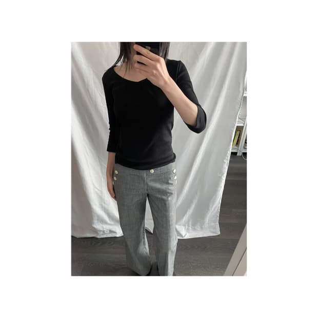 uniqlo jpn v-neck t-shirt