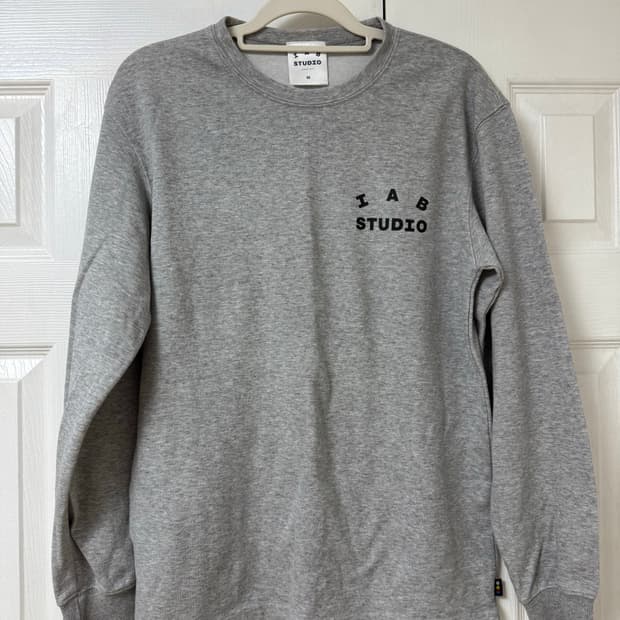 아이앱 스튜디오 롱슬리브 그레이