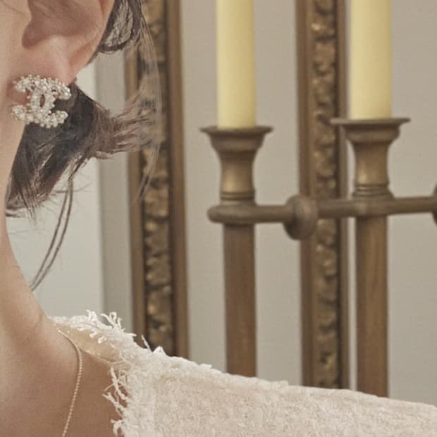 샤넬 업사이클링 스노우 CC로고 귀걸이