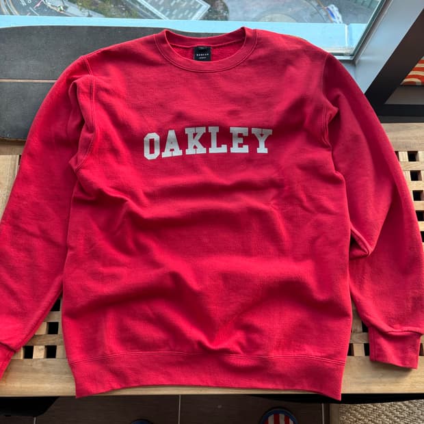 오클리 레드 스웻셔츠