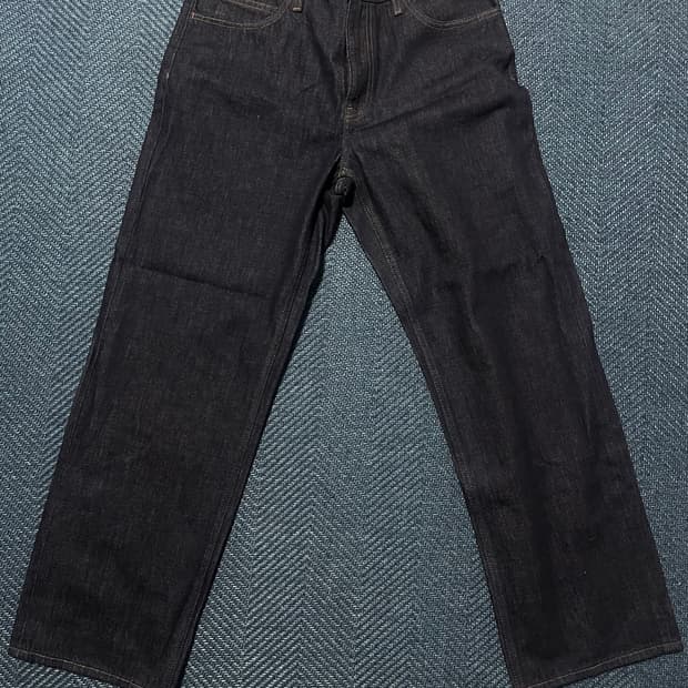 유니클로 jw앤더슨 스트레이트진