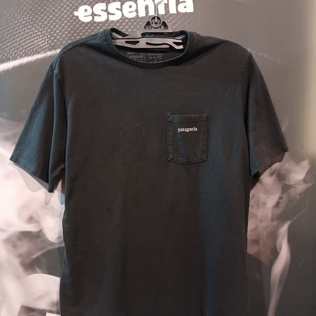 파타고니아 로고 릿피 포켓 반팔티
