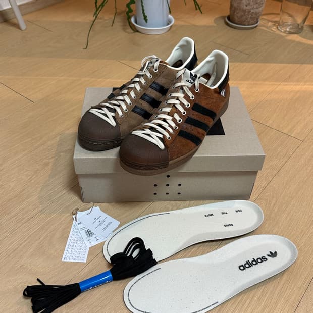 [290] 아디다스 송포더뮤트 슈퍼스타 82 카키 코어 블랙