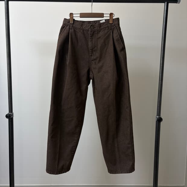 (48) Noirer 노이어 브라운 턱 코튼 팬츠