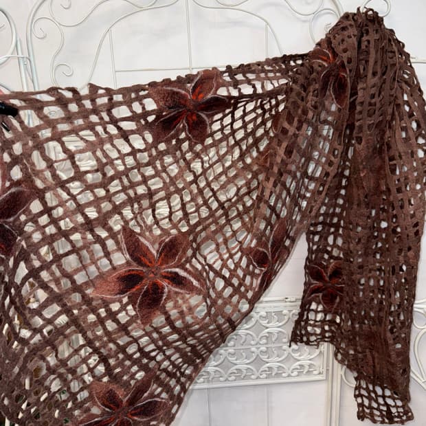 Red brown tie dye grunge net muffler
