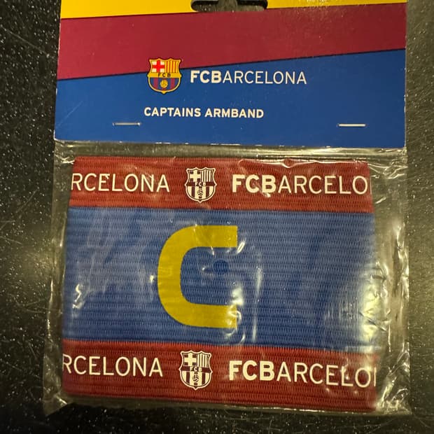 Fc 바르셀로나 캡틴 암밴드 미친 가격에 판매합니다!