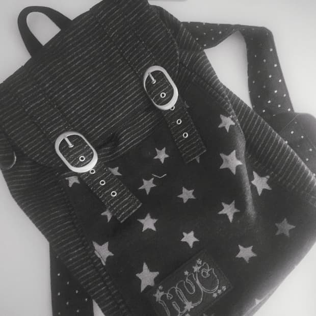 허그유어스킨 백팩 블랙