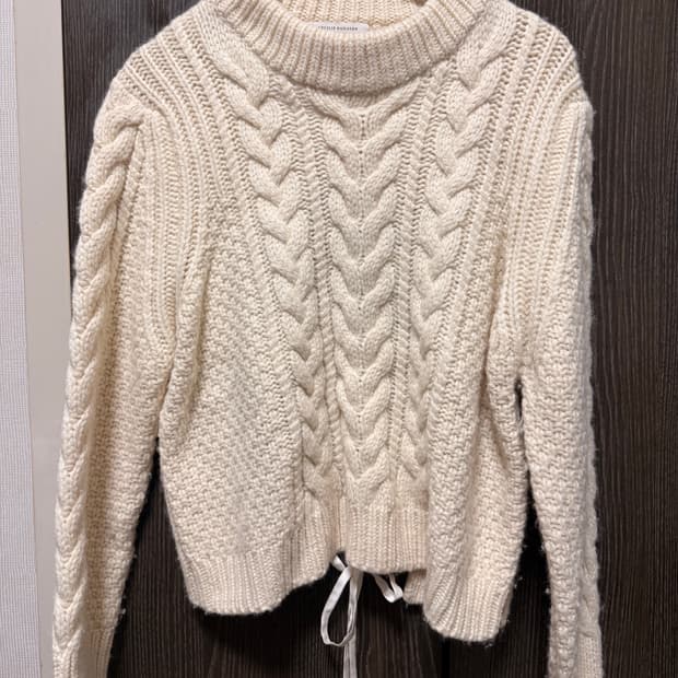 세실리아 반센 화이트 니트 