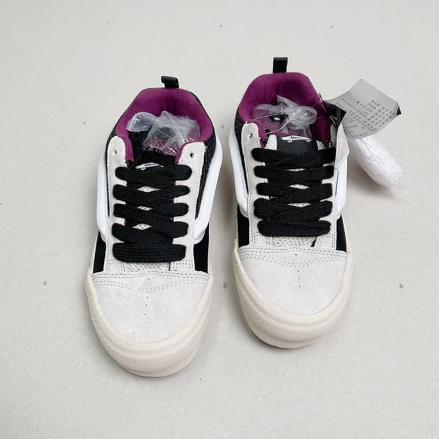 (정품/새상품) 반스 공용 볼트 뉴스쿨 데빌스 화이트 스니커즈