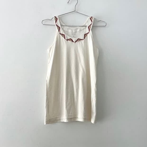 Belly neck detail sleeveless