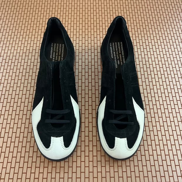 Reproduction of Found 스니커즈