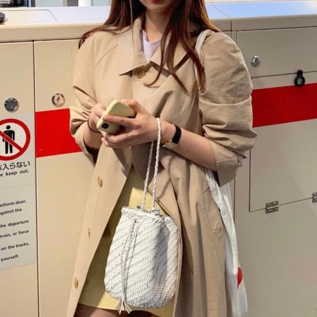 샵마그넷 바이윤하 래글런 트렌치코트