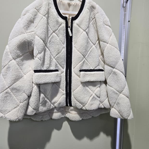 시스템 아이보리 뽀글이 자켓